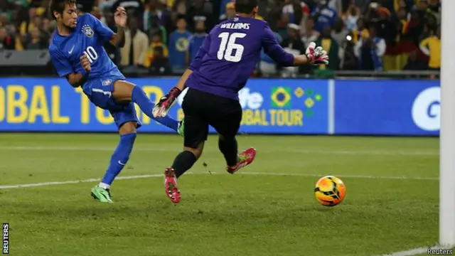 Neymar mencetak tiga gol saat Brasil melumat Afsel 5-0.