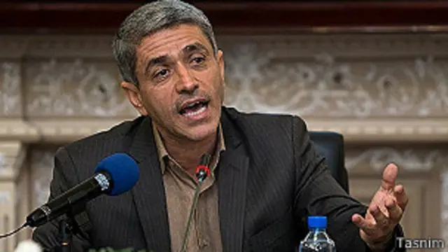 آقای طیب نیا می گوید که ترکیب تورم با رشد اقتصادی منفی پنج و هشت دهم درصد در تاریخ اقتصاد کشور بی سابقه است