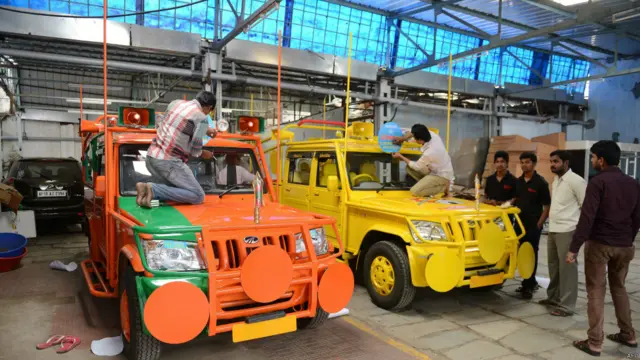 بھارت میں عام انتخابات نو مرحلوں میں ہوں گے اور ووٹوں کی گنتی 16 مئی کو ہو گی جس کے بعد نتائج کا اعلان ہو گا۔