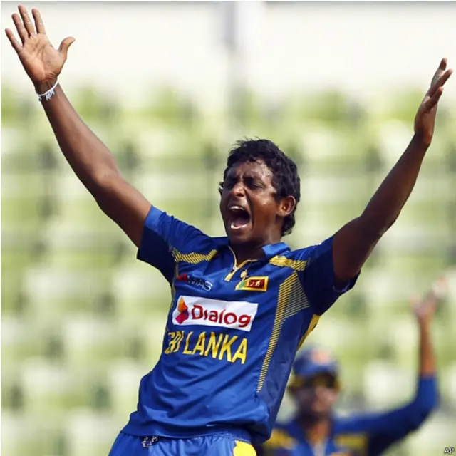 سری لنکا کی جانب سے سرنگا لکمل، پریرا، اجنتھا مینڈس اور پری آنجا نے دو دو کھلاڑیوں کو آؤٹ کیا۔