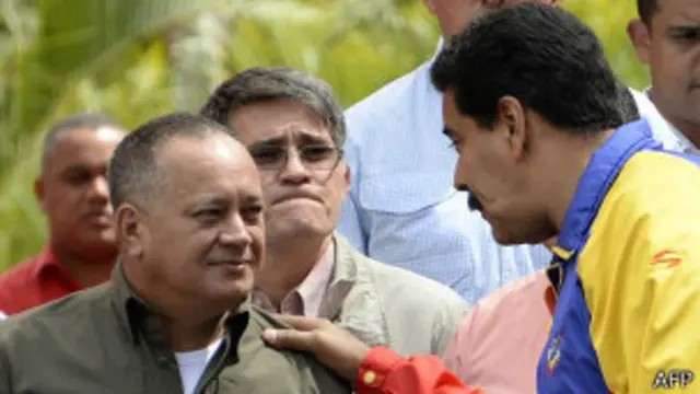 Diosdado Cabello y Nicolás Maduro