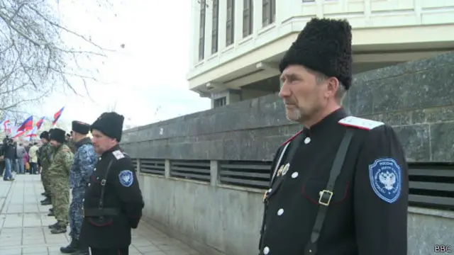 У здания крымского парламента