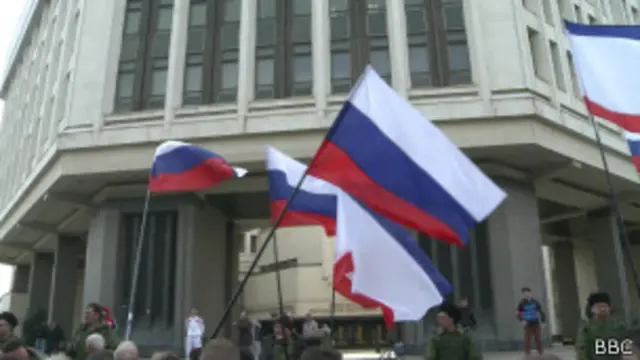 У здания крымского парламента