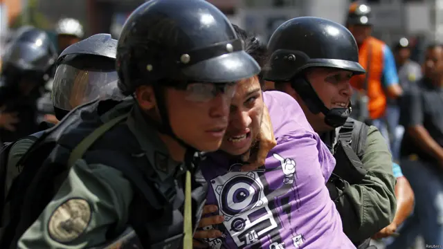 Guardia Nacional se lleva a manifestante