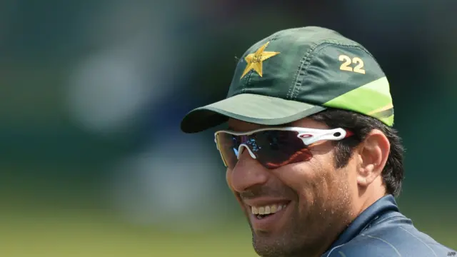 مصباح الحق کو پاکستان کی ٹیم قیادت کرنے کی ذمہ داری دو ہزار پندرھ کے عالمی کپ تک پہلے ہی سونپی جا چکی ہیں۔