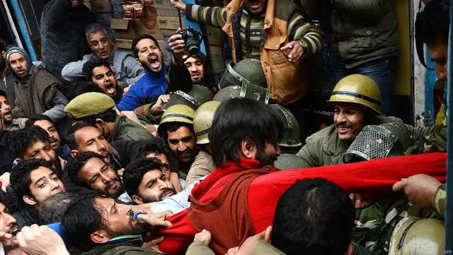 علیحدگی پسند رہمنا یاسین ملک نے اس مظاہرے کی قیادت کی۔