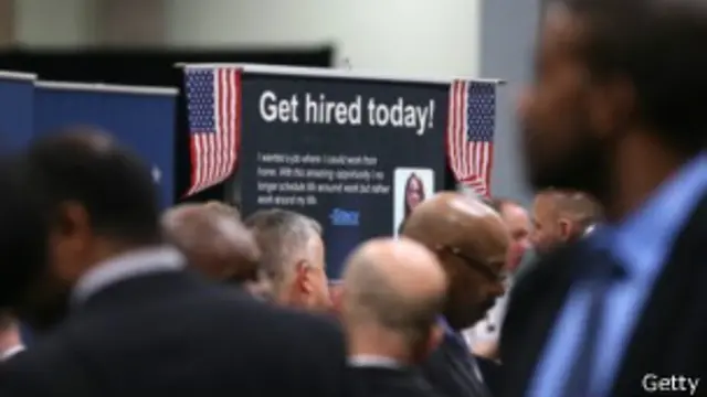 يرجع بعض الفضل في تحسن أداء الاقتصاد الأمريكي إلى انتعاش قطاع الخدمات.