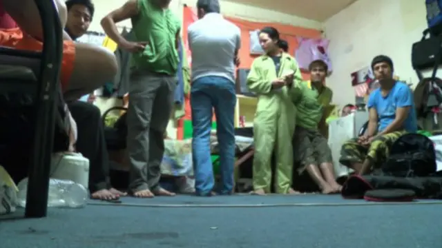 التقرير يرسم صورة بائسة لأوضاع خادمات المنازل في قطر.