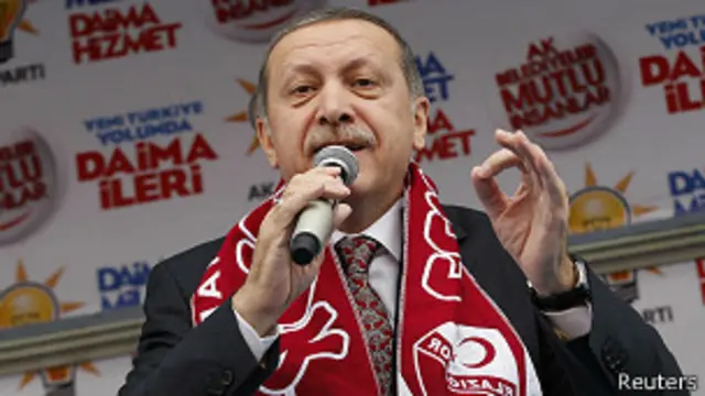 وصف إردوغان بعض مواقع التواصل الاجتماعي بأنها "كارثة"