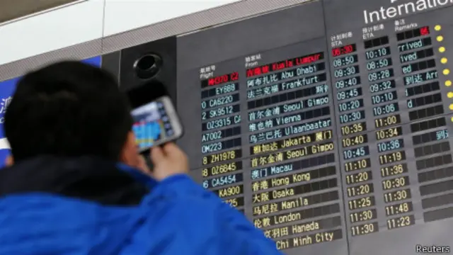 Parentesportingbet jogo adiadopassageirosportingbet jogo adiadovoo MH370 observa quadrosportingbet jogo adiadopartidas e chegadassportingbet jogo adiadoKuala Lumpur | Crédito: Reuters