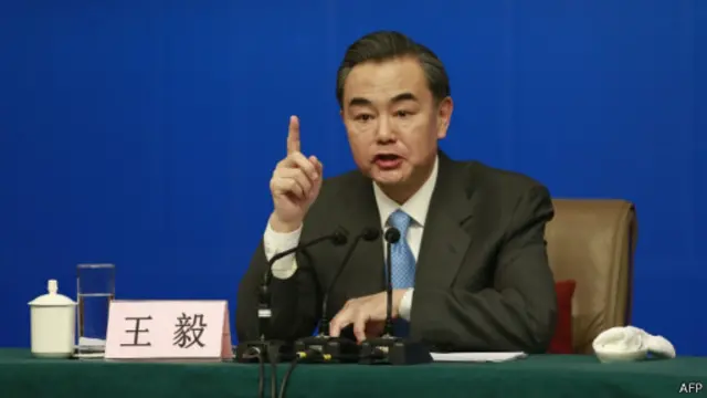 العلاقات متوترة بين الصين واليابان بشأن خلاف حول جزر غير مأهولة. 