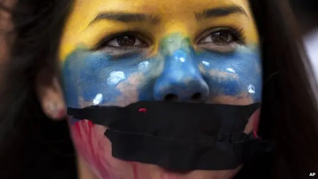 محله آلتامیرا در شرق کاراکاس شاهد زد و خوردهای دائم بین معترضان و نیروهای امنیتی بوده است