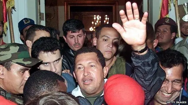 هوگو چاوز بر اثر کودتای سال ۲۰۰۲ برای مدتی از قدرت برکنار شد