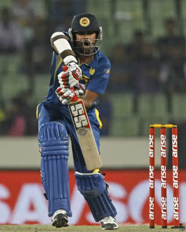 سری لنکا کے تھریمانے نے عمدہ بلے بازی کرتے ہوئے نصف سنچری بنائی۔