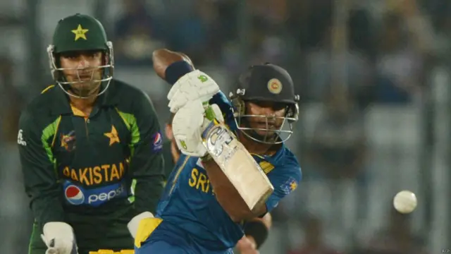 جواب میں سری لنکا کے اوپنرز نے ٹیم کو 56 رنز کا آغاز فراہم کیا۔