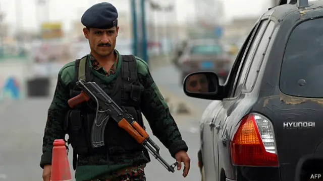 وجه الرئيس اليمين في السابق انتقادات لأداء أجهزة الأمن