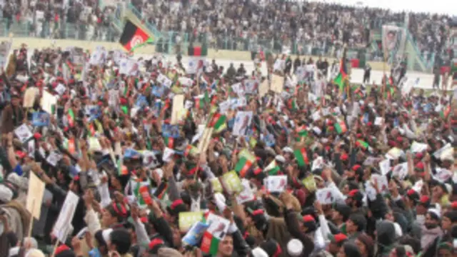 اشرف غني احمدزي خوست کې زرګونو پلویانو ته وینا وکړه