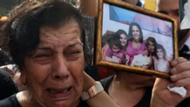 خانواده رولا یعقوب می گویند که او در خانه به دست شوهرش کشته شد