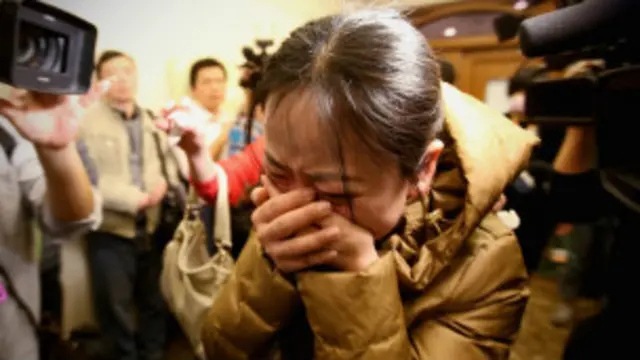 လေယာဉ်နဲ့ နာရီ ၃၀ကျော်အဆက်ပြတ်ခဲ့အပြီး အဆိုးဆုံးကို ပြင်ထားကြဖို့ ပြော