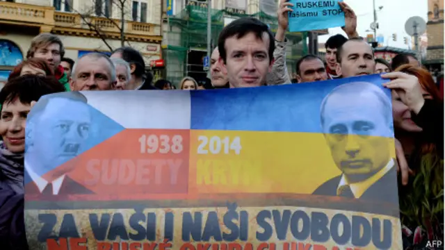 Những người châu Âu phản đối ông Putin ví ông với Hitler