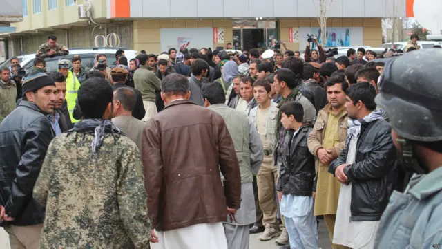 حکومت افغانستان کمیسیونی را به ریاست وزیر امور داخله برای تشییع جنازه و فاتحه‌خوانی مارشال فهیم ایجاد کرده است.