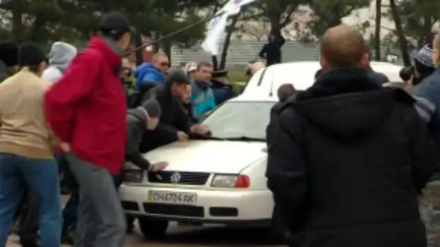 اوکراین پلوي او روسي پلوي په لاریون کې له یو بل سره مخامخ شول.