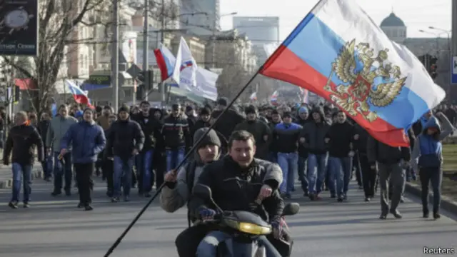 Пророссийские акции в воскресенье прошли во многих городах Востока