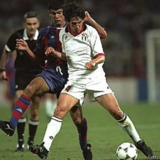 مباراة إية سي ميلان وبرشلونة قبل 20 عاما