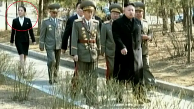 金与正与金正恩一道的照片（2014年3月）