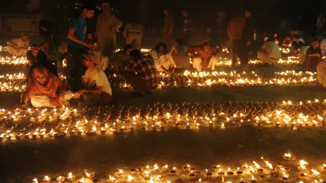 تحریک انصاف نےگزشتہ انتخابات میں کراچی میں پہلے سے اچھی کارکردگی کا مظاہرہ کیا اور اس کے کئی امیدوار شہر سے کامیاب ہوئے۔ 