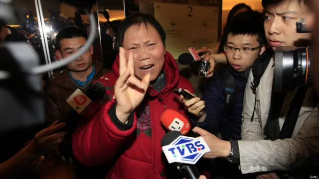 Keluarga korban di Beijing