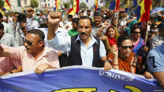 नेपाल की राष्ट्रीय प्रजातांत्रिक पार्टी का हिंदू राष्ट्र की घोषणा के लिए प्रदर्शन.