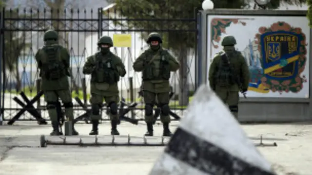 مردان مسلح "بی نشان" در کریمه