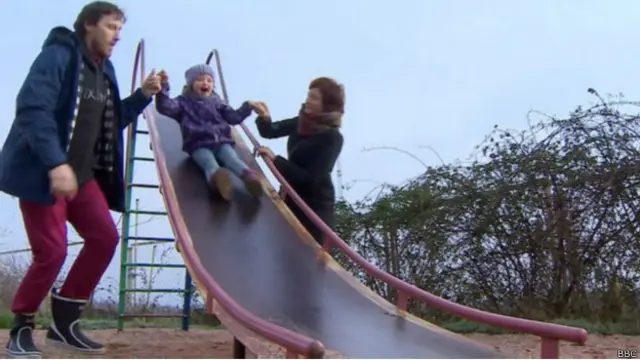 Família Borodin em Sevastopol (foto - BBC)
