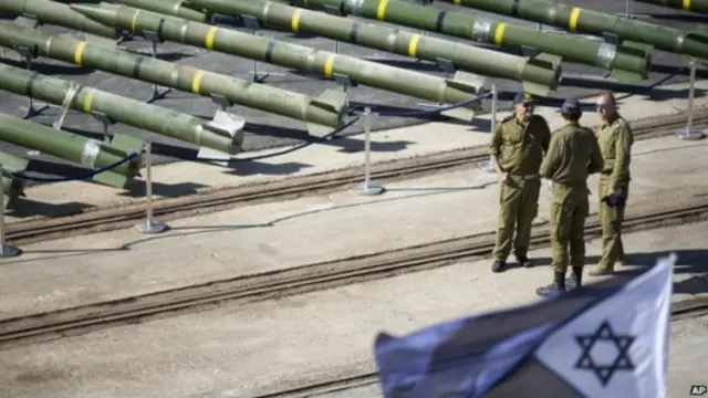 ضبطت البحرية الإسرائيلية سفينة في البحر الأحمر تحمل أسلحة من بينها صورايخ من طراز M-302 تصل مداها بين 150 -200 كلم