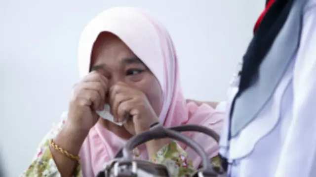 لاپتہ مسافروں کے لواحقین سے جن میں بیشتر چینی ہیں، کہا گیا ہے کہ بری خبر کے لیے تیار رہیں