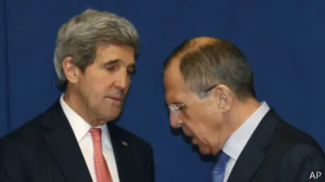 ښاغلی کېري وایي په کریمیا کې د روسیې پوځي لاسوهنه دا امریکا او اروپایي ټولنې له لوري پر روسیې بندیزونو ته لاره هوارولی شي