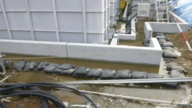 نشت رادیو اکتیو از نیروگاه فوکوشیما بارها اتفاق افتاده، کسی نمی داند آثار آن بر محیط زیست و کارکنان چیست