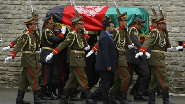 آقای فهیم یک سال قبل وفات کرد، زمانی‌که اغلب از رهبران سیاسی افغانستان معتقدند که می‌توانست چهره تاثیر گذار باشد