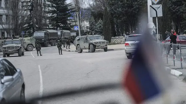 قوات روسية تستعد للانتشار في شبه جزيرة القرم