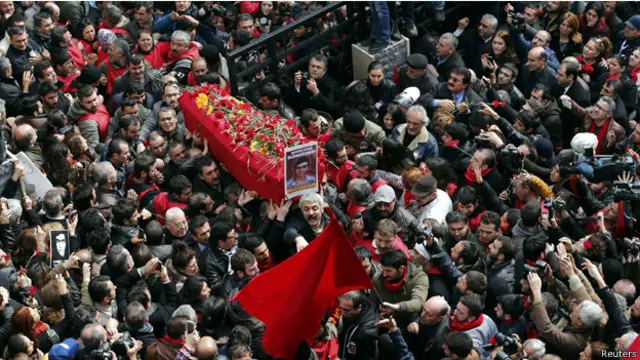 نظم المشيعون مسيرة احتجاجية نحو منطقة ششللي بميدان تقسيم