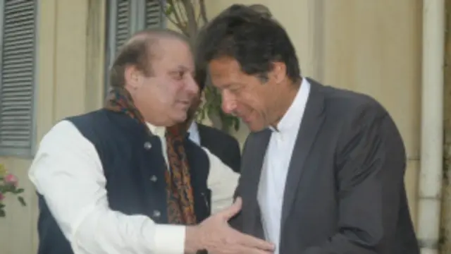 عمران خان وايي، پاکستان کې برعکس، مشران "د ولس وینې څښي".