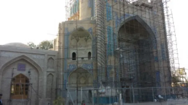 Покистон ва Африкада радикал мусулмонлар сўфий мақбаралани бузишмоқда, аммо афғонлар уларни тузатишаяпти