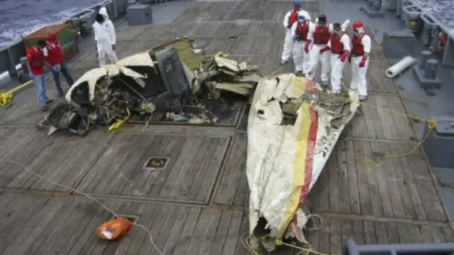 Destroços do avião que levava Vittorio Missoni (Reuters)