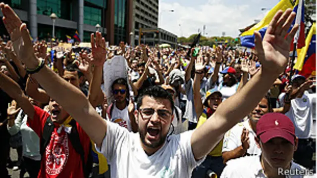 Estudiantes opositores