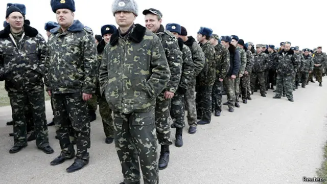 Украинские военные в Крыму