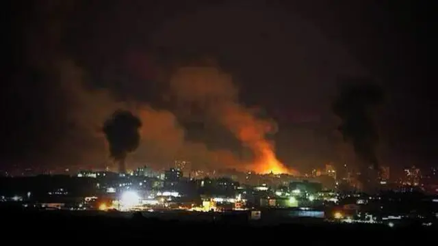 الجيش الإسرائيلي يقول إن غاراته ليل الخميس استهدف مواقع في غزة "تابعة لمنظمات تخريبية".