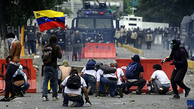 Venezuela đã trong tình trạng hỗn loạn trong một tháng qua