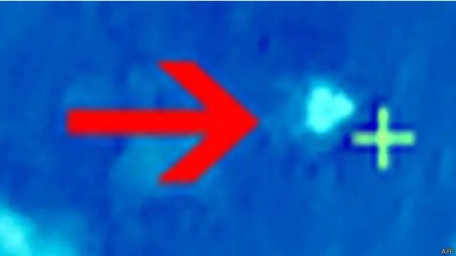 اظهرت صور فضائية نشرتها الصين ما يشبه حطام طاف في بحر الصين الجنوبي