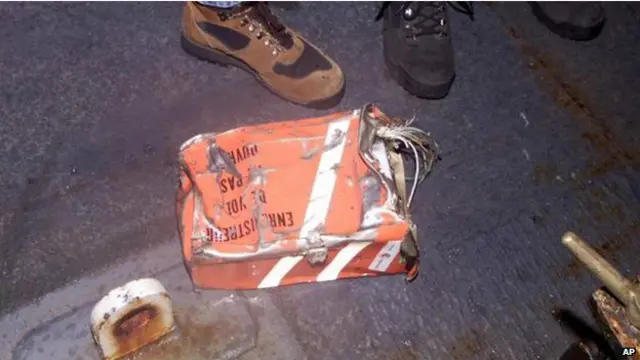 Hộp đen của chiếc phi cơ Ai Cập được tìm thấy và dùng để điều tra lý do tai nạn